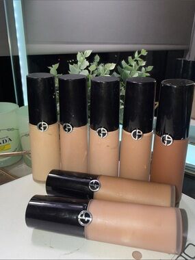 Giorgio Armani concealers - luminous silk